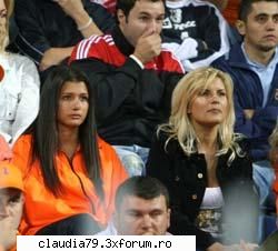 fotbal manuela scris:nu esti singura...