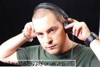 Dj Adrian Eftimie mixeaza in studioul Ministry of Sound - In acest week-end, Dj-ul Kiss Fm Adrian - ShowBiz